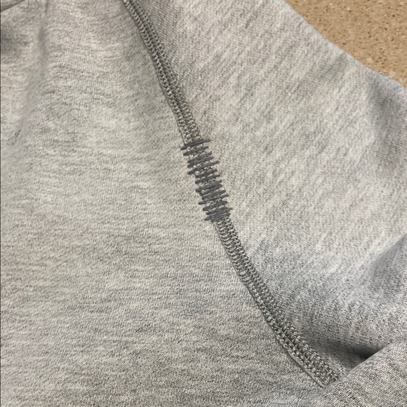 Abercrombie & Fitch Distressed Heather Gray Men's Pullover Sweater - Picture 7 of 11